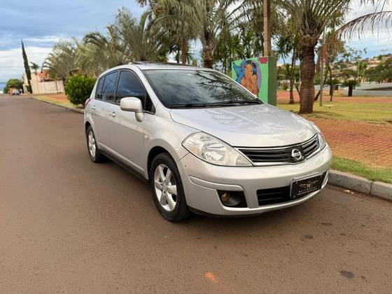 NISSAN TIIDA 1.8 SL 16V FLEX 4P MANUAL